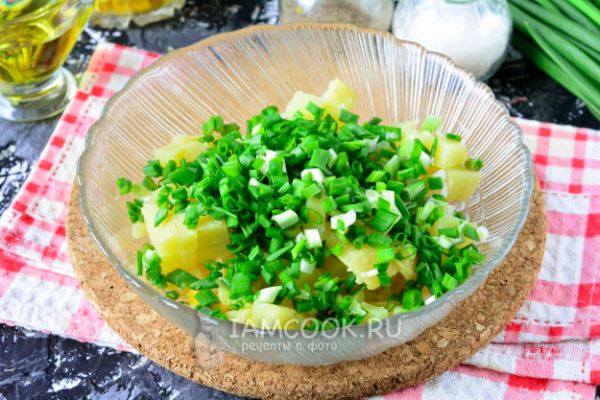 Салат с кукурузой и картошкой